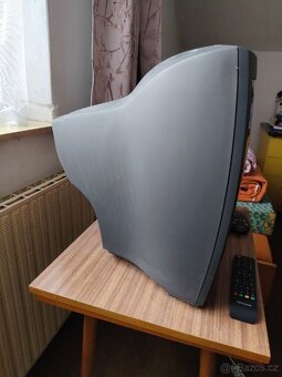 Akce 3D televize, set-top box a televizní stolek - 4
