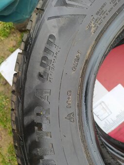 Pneu Goodyear ultra grip 215/70 R16 - 4