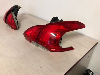Zadní světla Peugeot 208, 2008 - 4