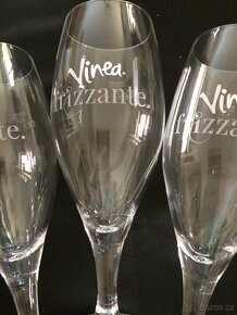 Krásné sklenice na stopce 0,3 l Vinea Frizzante - 4