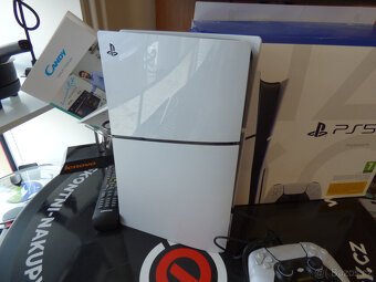 PlayStation 5 s příslušenstvím - 4
