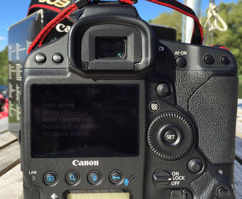 Canon EOS-1DX + 50mm 1.8 II MINT, 15 000 snímků za minutu, v - 4
