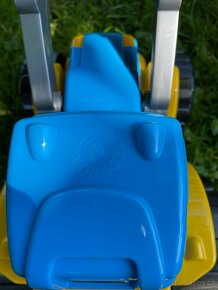 TRAKTOR SE LŽÍCÍ A VLEČKOU - 4