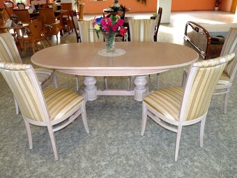 rozkládací stůl + 6 ks látkově polstrovaných židlí - 4