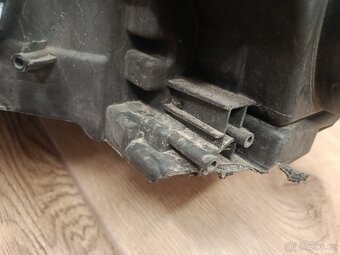 Pravé přední světlo Škoda Superb III - 4