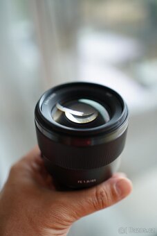 Sony FE 85 mm f/1,8 - 4