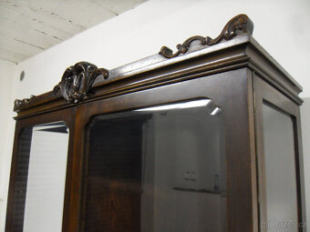 Starožitná skříň, skleník, knihovna, vitrína - 4