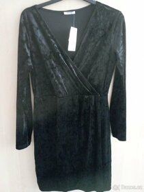 Černé sametové šaty ORSAY - 4