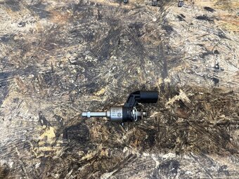 VSTŘIKOVAČE 1.4 TSI 03C906036F - 4