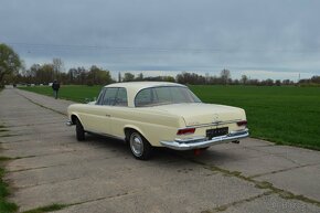 Mercedes W111 220Seb - 4