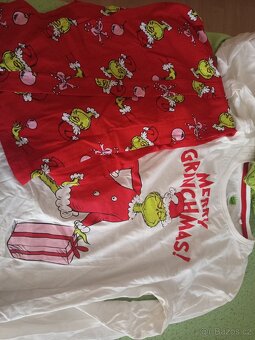 Daruji 2 pyžama Grinch - 4