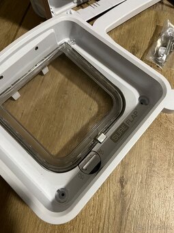Dvířka pro kočky Sure Cat Flap s Hubem - 4