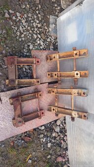 Zetor 25A/K-držáky zadních blatníků - 4