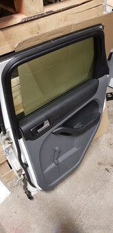 Karoserie Ford Focus II -bílá frozen - 4