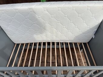 Dřevěná postýlka - 4