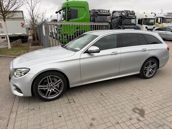 Mercedes-Benz E 220 D 4Matic - 4