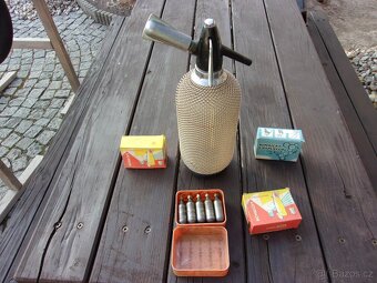 Sifon. lahev + bombičky - 4