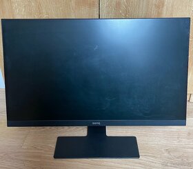 Výkonný PC s monitorem, herní klávesnicí a myší - 4