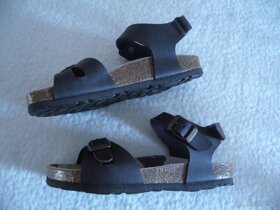 N.ové kvalitní kožené sandály /sandále od Bati vel.32 - 4