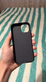 Kryty na iPhone 15 - 4