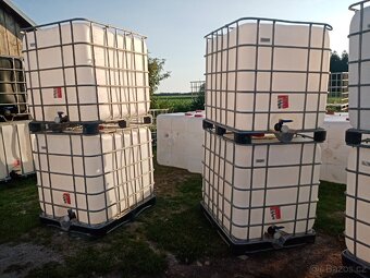 IBC nádrže kontejnery na 1000 litrů černé bílé - 4