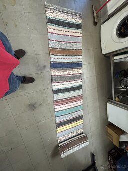 Dlouhý koberec 70 cm x 12 m – skvělý stav - 4