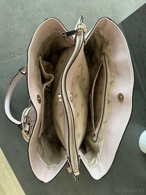 Ruzova kabelka guess - 4