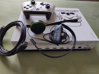 Xbox One S 500GB, ovladač, headset, kabely - 4