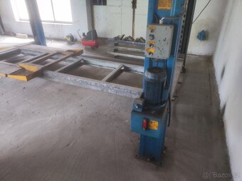 Čtyřsloupový elektrohydraulický zvedák - 4