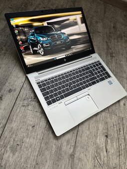 HP ELiTEBOOK v kovovém provedení v plné výbavě - 4