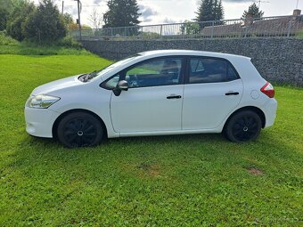 TOYOTA Auris 1.6 r.v.2010 - 4