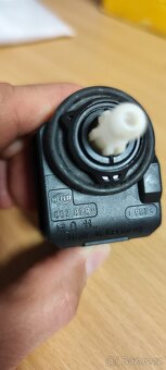 Motorek Hella pro naklápění světel 8L0941295B - 4