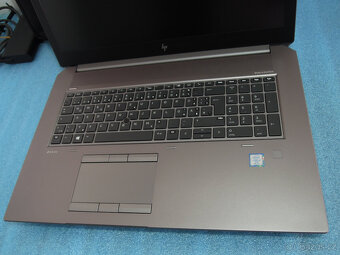 Herní HP ZBook G6 17.3" Intel 4.6Ghz 1.5TB SSD RTX4000 64GB - 4