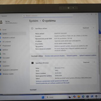 Fujitsu Siemens-15.6"/Intel i3-7th/8GB/256 GB SSD/Win 11 - 4
