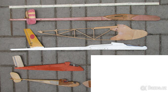 Starší i nové letadlo větroň stíhačka RC motor model modelář - 4