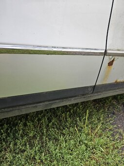 Dveře pravé zadní VW Passat B6 kombi LA7W stříbrný - 4