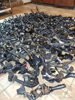 Podvolantové páčky, přepínače, podvolantové kroužky LEVNĚ - 4