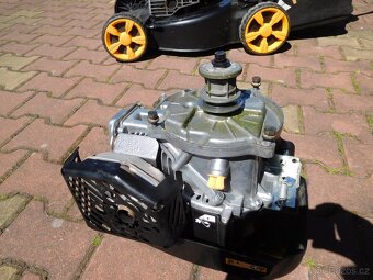 Motor do sekačky - 4