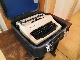 Psací stroj Consul, výroba DDR - 4