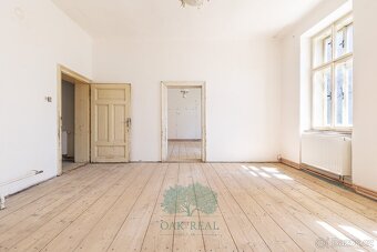 Prodej historické usedlosti, o velikosti 200 m2, na pozemku - 4