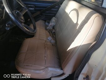 Prodám Jeep Comanche 4.0 benzín rv 1987 - 4