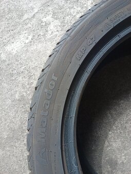 Prodám jeté 225/45 R17 - 4
