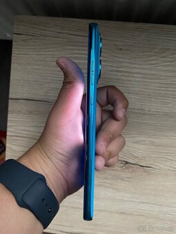 Motorola Edge 40 NEO 12Gb/256 - 4