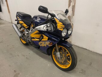 Honda CBR 900RR Fireblade SC28 youngtimer - 4