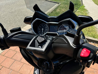 Yamaha XMax 300 Iron Max - 4