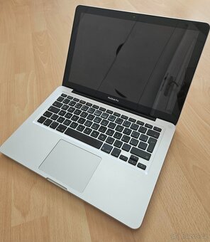 Apple MacBook 13.3 - 4