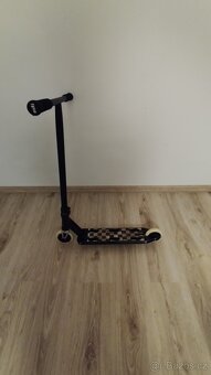 Prodám Custom freestyle koloběžku - 4