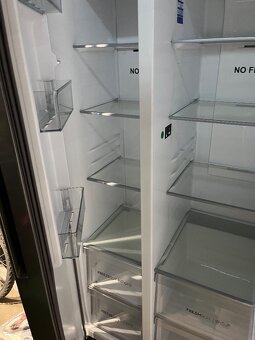 Americká lednice HAIER HSR3918ENPG - nejde - 4