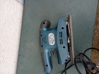 Vibrační bruska 135w - 4