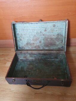 Starý kufr - 4